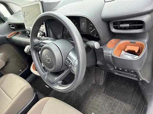 TOYOTA SIENTA 2023